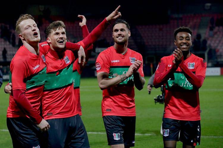 对攻漩涡 对攻漩涡